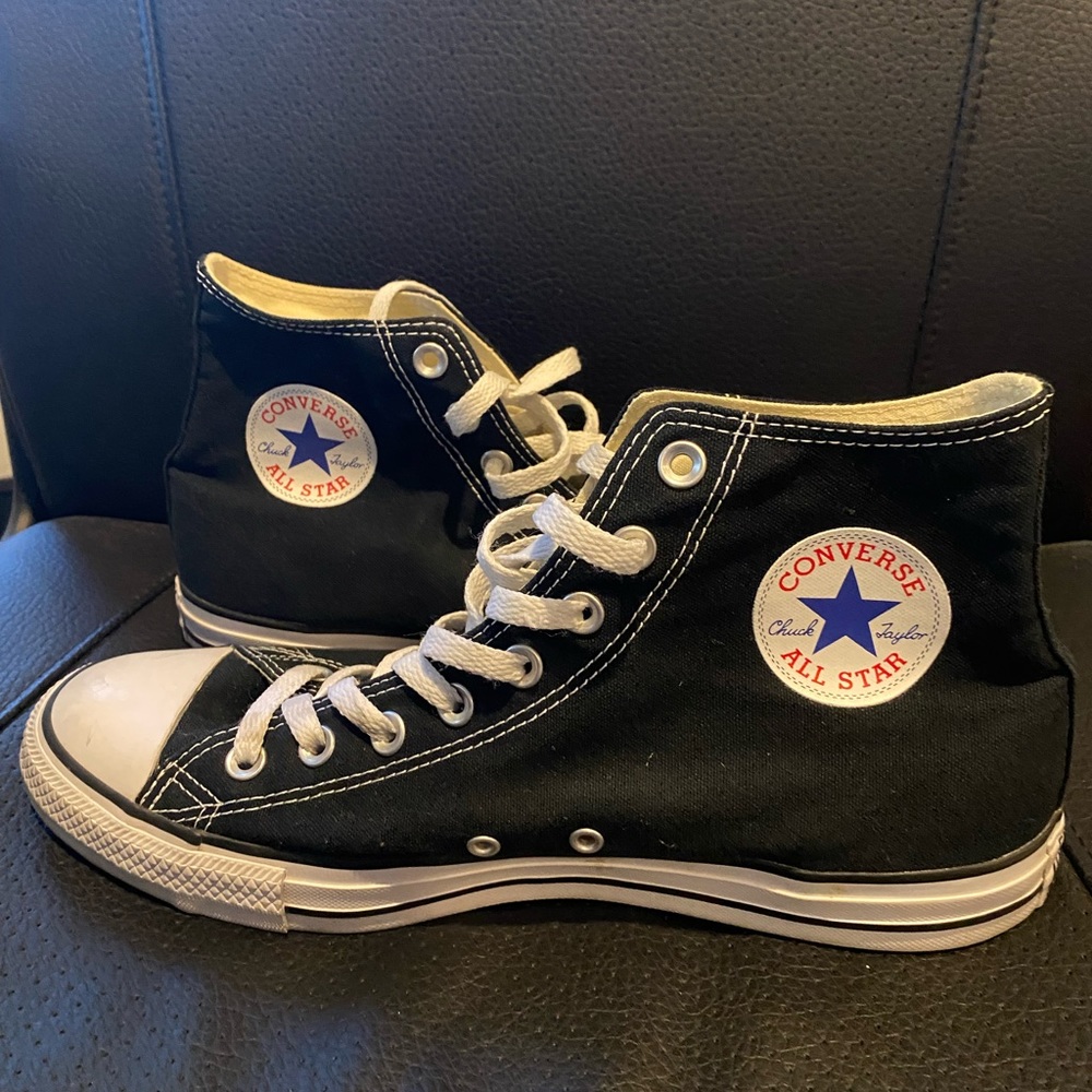 Black Converse Chuck Taylors men’s sz 10